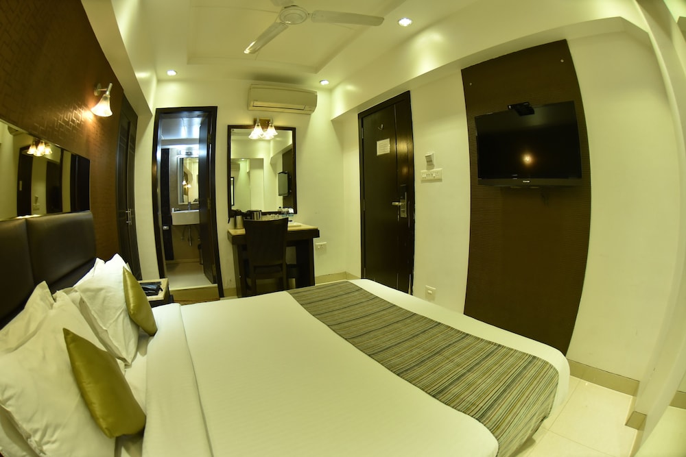 Deluxe Double or Twin Room - Photo 6