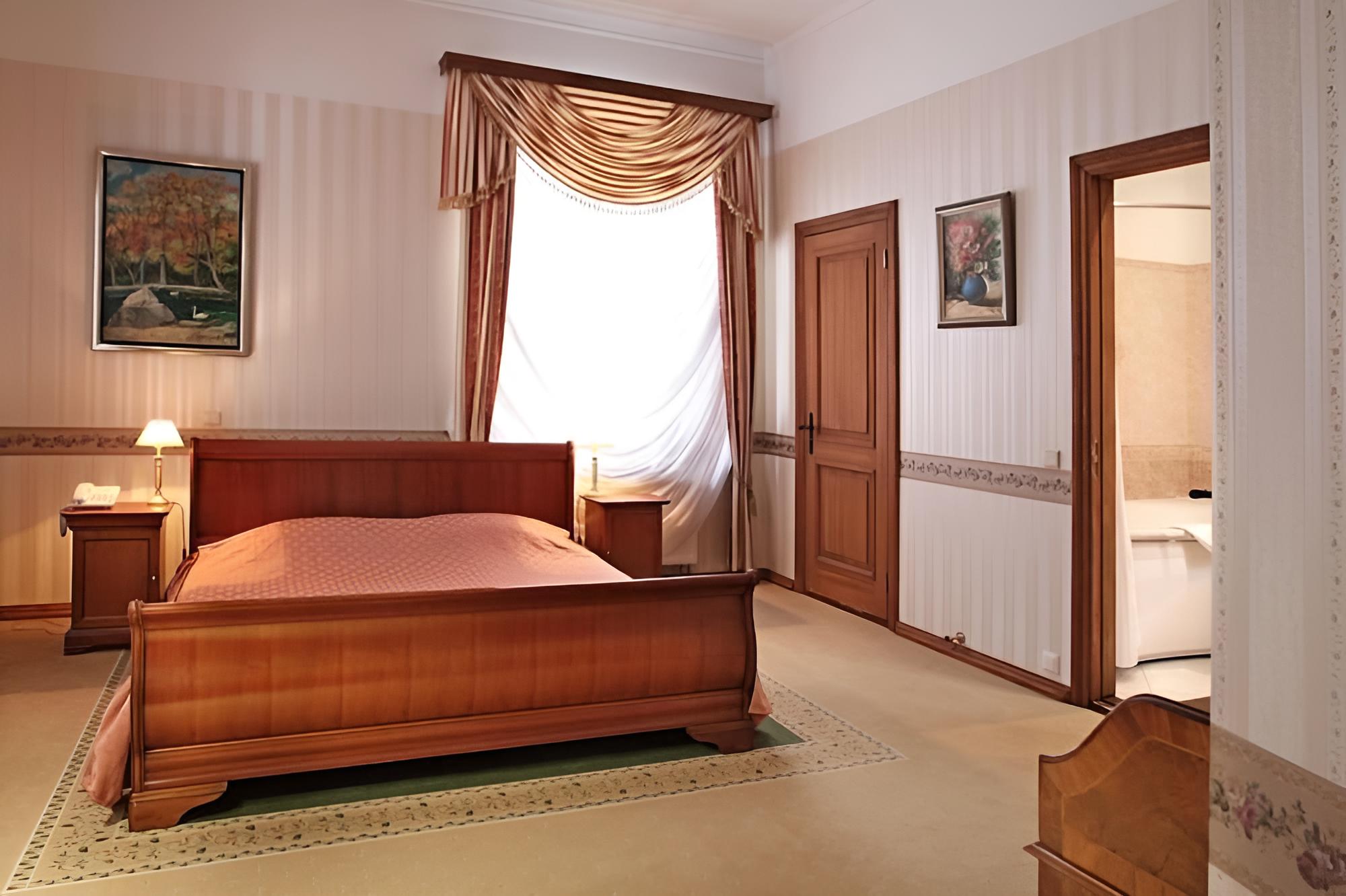 Luxury Suite, 1 King Bed photo 3