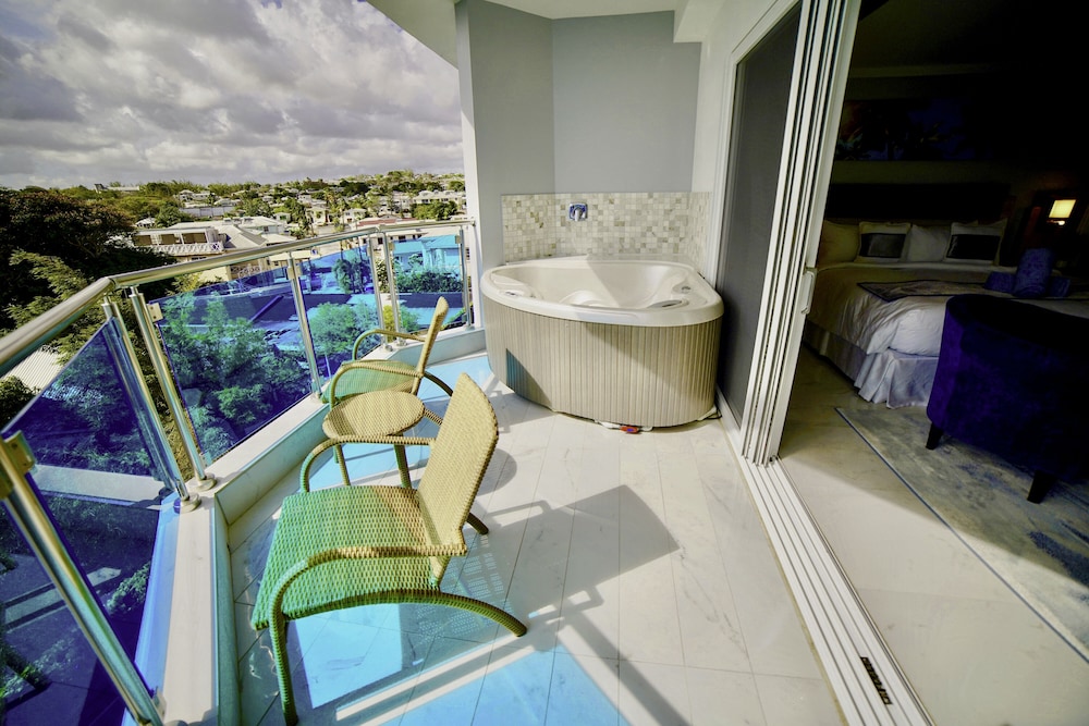 Standard Room, 1 King Bed, Hot Tub