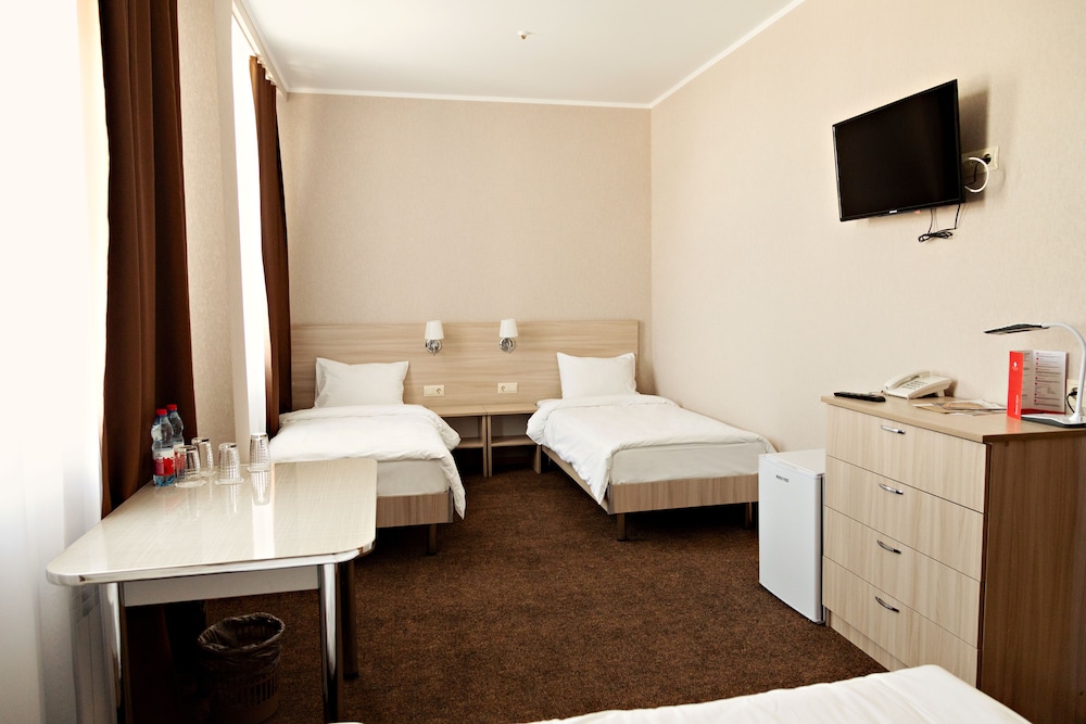Family Room, Multiple Beds photo 2