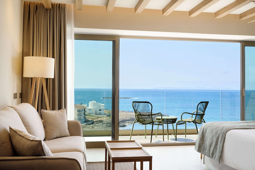 Junior Suite, 1 King Bed, Sea View (Star Prestige | Single Use)