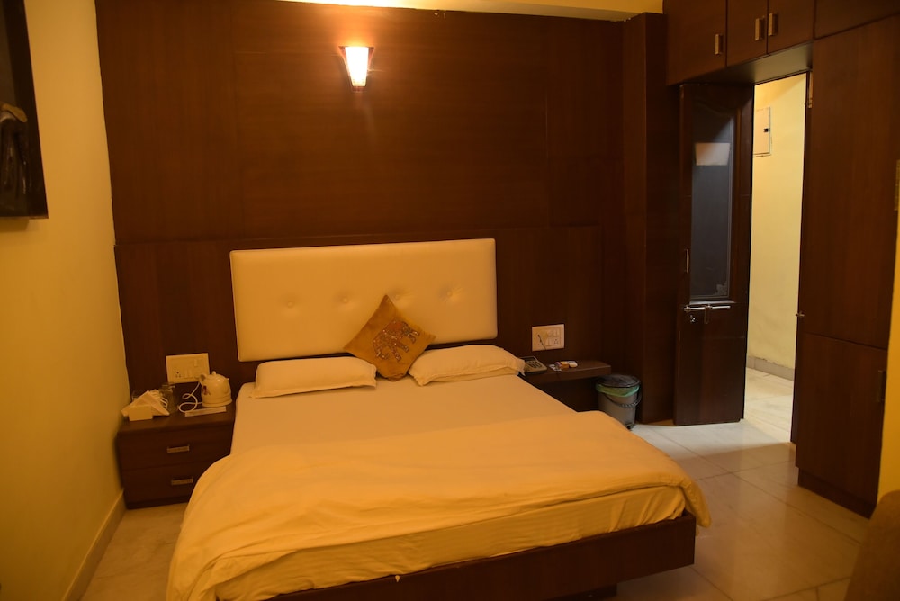 Grand Room photo 2