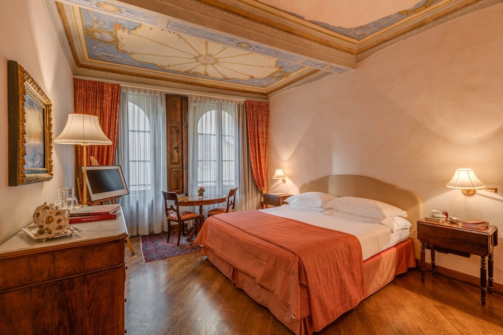 Superior Double Room, City View photo 1