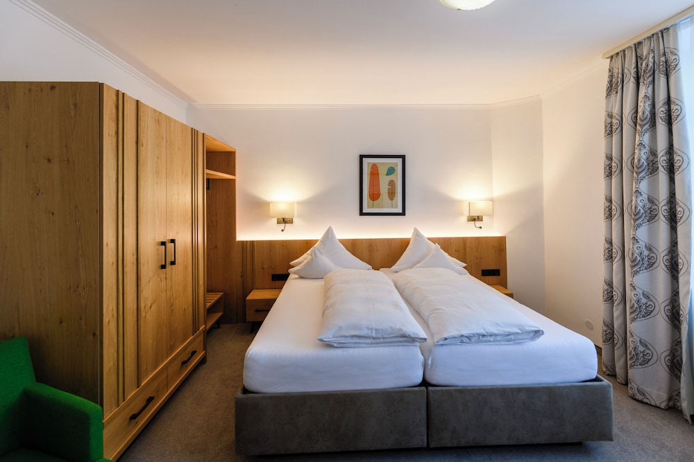 Double or Twin Room photo 1