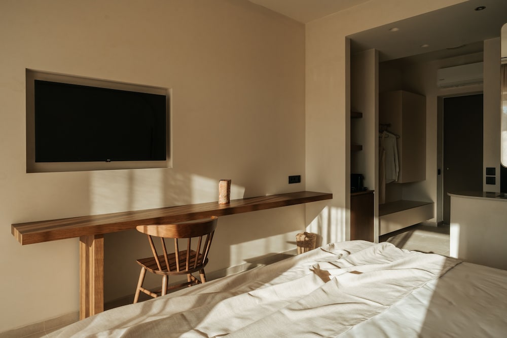 Superior Double Room, Pool View photo 2