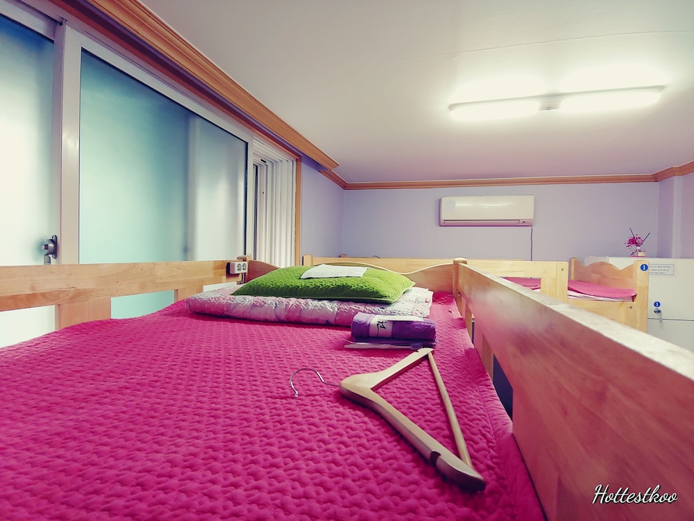 Basic Shared Dormitory, Women only, Private Bathroom (8 people) photo 2