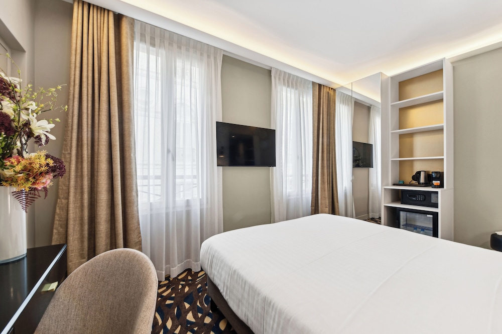 Deluxe Double Room Single Use photo 3