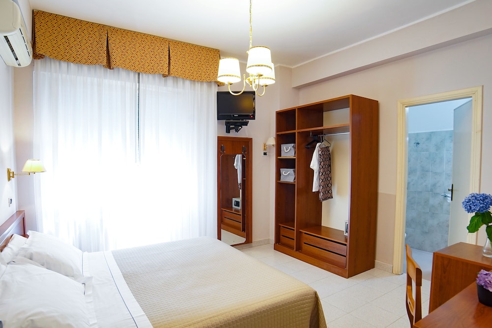 Panoramic Double or Twin Room, Balcony photo 2