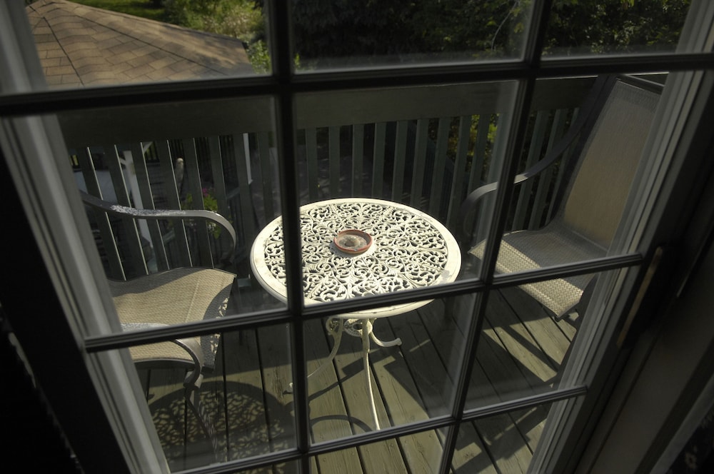 Garden Balcony Suite photo 3