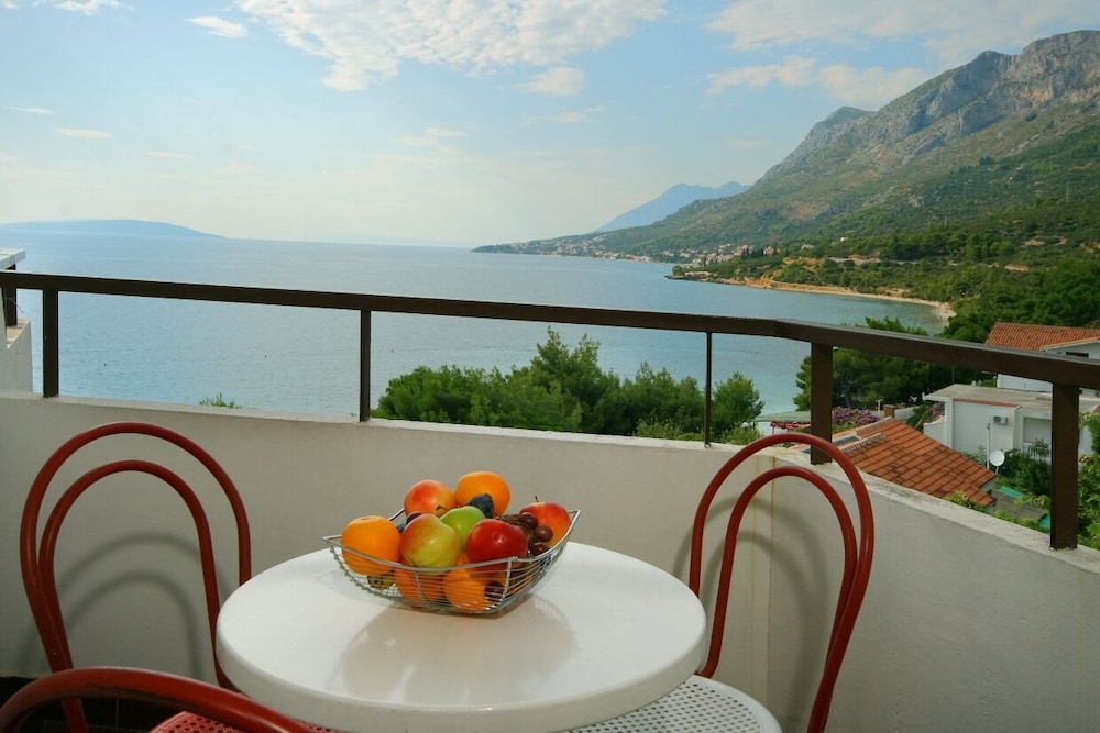 Comfort Family Room with Balcony, Sea View photo 3