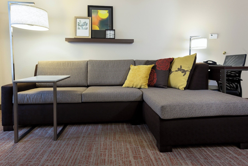 Suite, 1 Bedroom - Photo 2