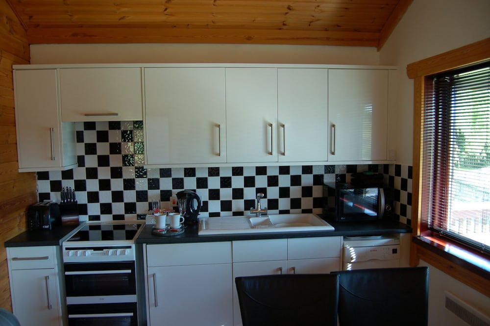 Chalet, Ensuite (Heron Lodge) photo 2