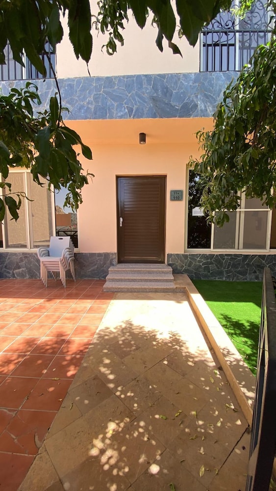 Villa photo 1