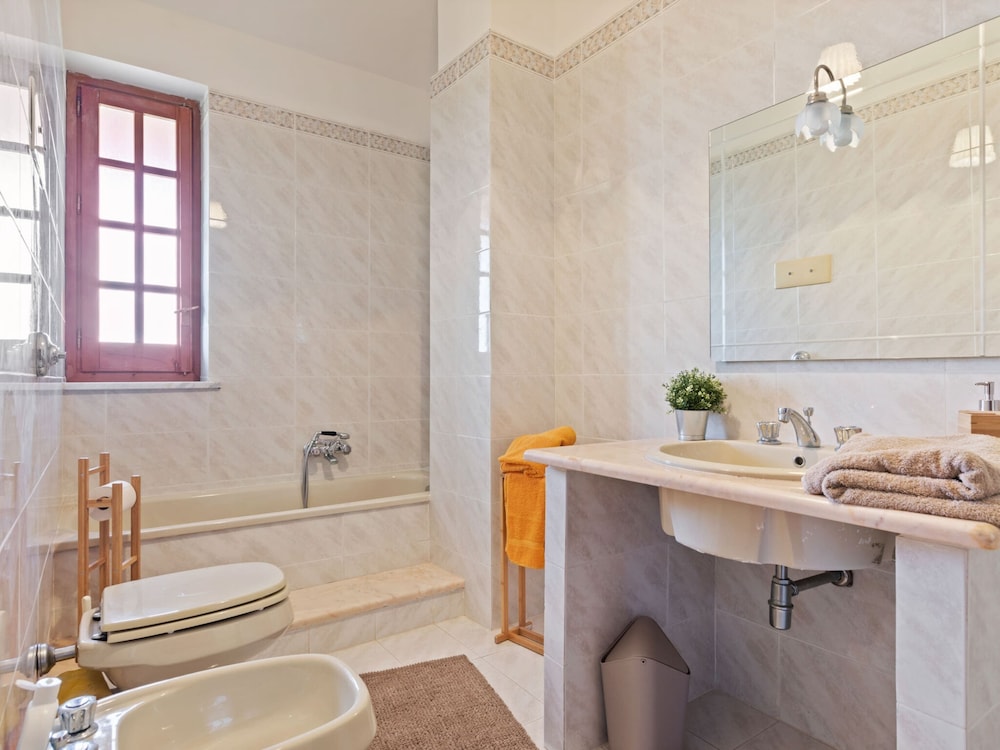 Villa photo 2