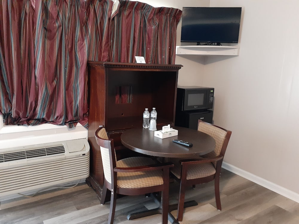 Standard Room, 2 Queen Beds, Non Smoking photo 2