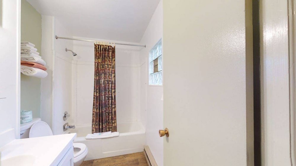Economy Double Room, 2 Queen Size Bed Room photo 2
