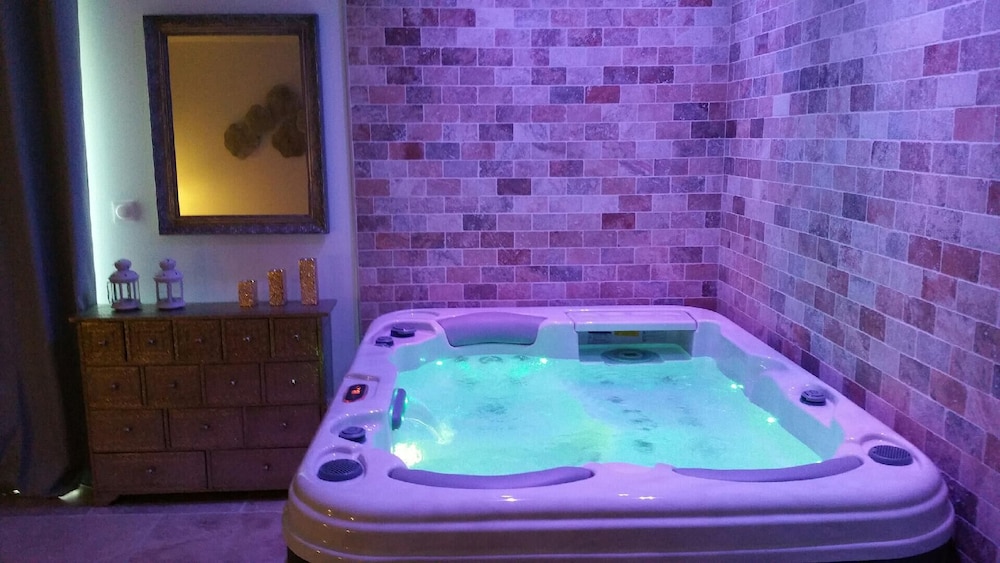 Suite Jacuzzi - Photo 3