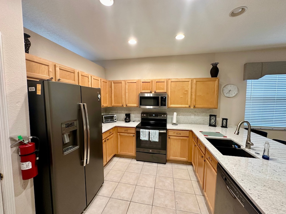 Grand Fabulous 4BR Pool Home Near Disney, Kuva 2