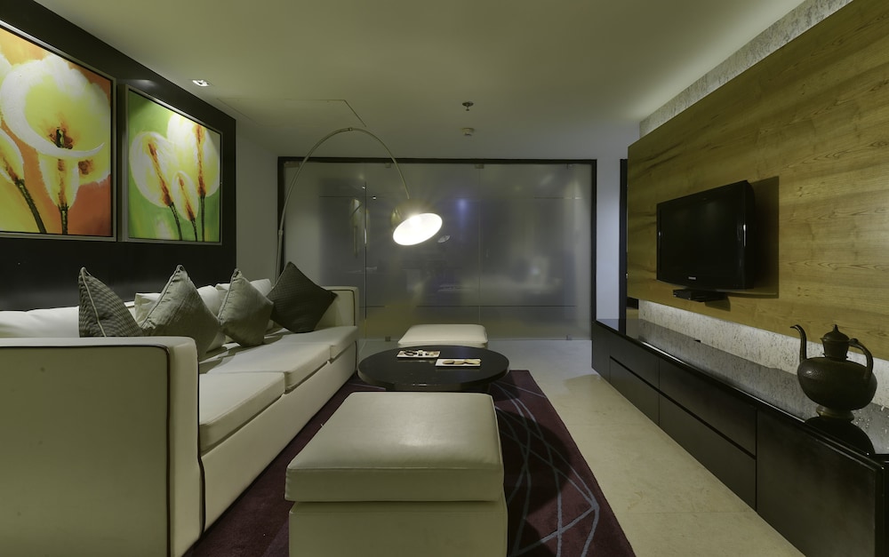 Executive Suite, 2 Twin Beds - Photo 5