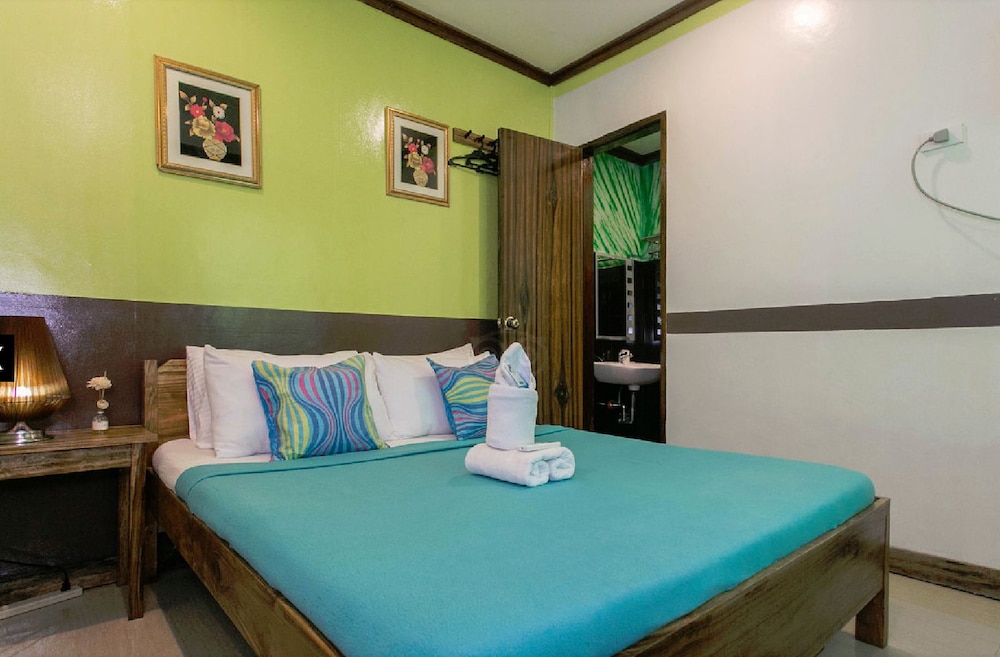 Standard Double Room, 1 Queen Bed, Non Smoking, Courtyard View