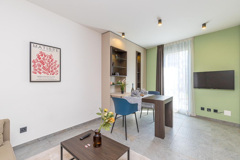 Family Studio (ICON H Lugano 306 Suite Micro-Living)
