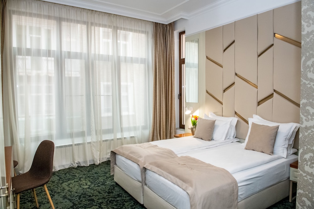 Deluxe Double or Twin Room photo 1
