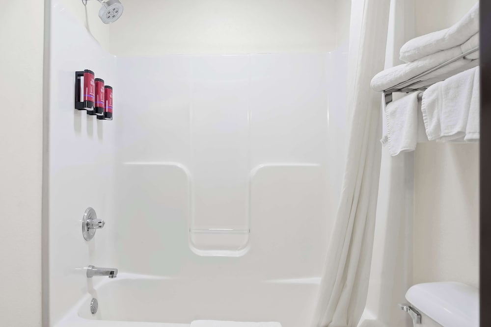 Suite, 1 King Bed, Non Smoking, Hot Tub - Photo 4