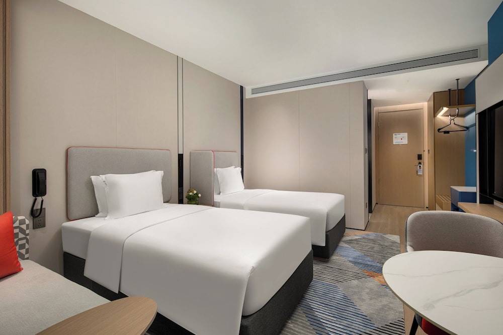 Standard Room, 2 Double Beds, City View