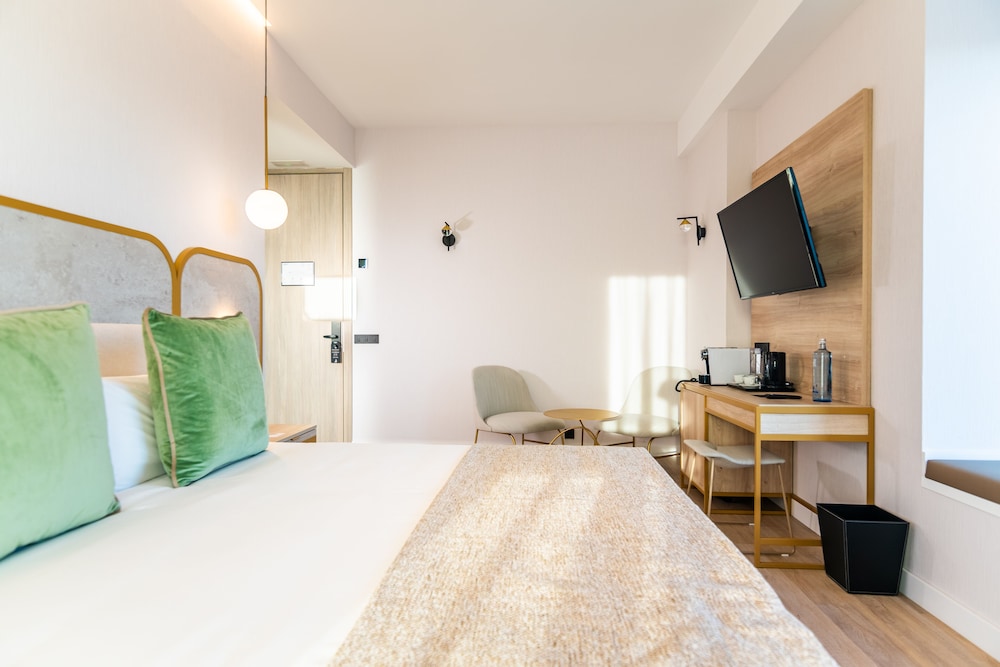 Deluxe Double Room - Photo 2