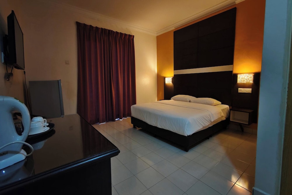 Deluxe Room, Pool View photo 1