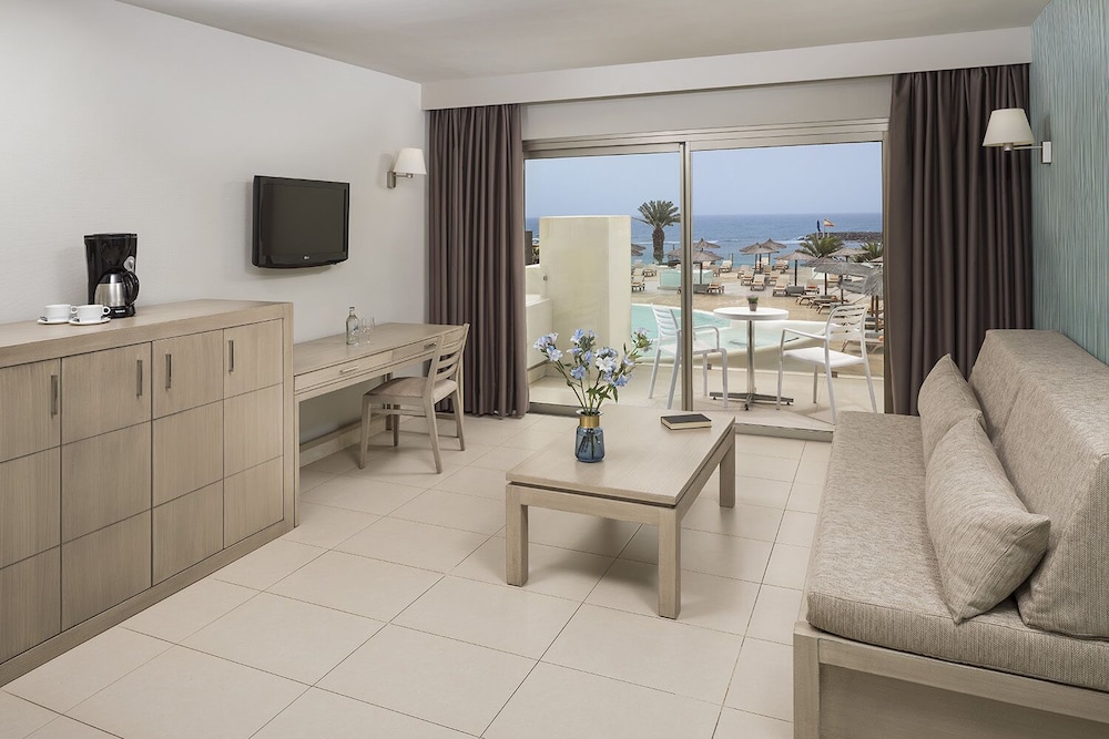 Suite, Sea View (3 adults and 1 child)