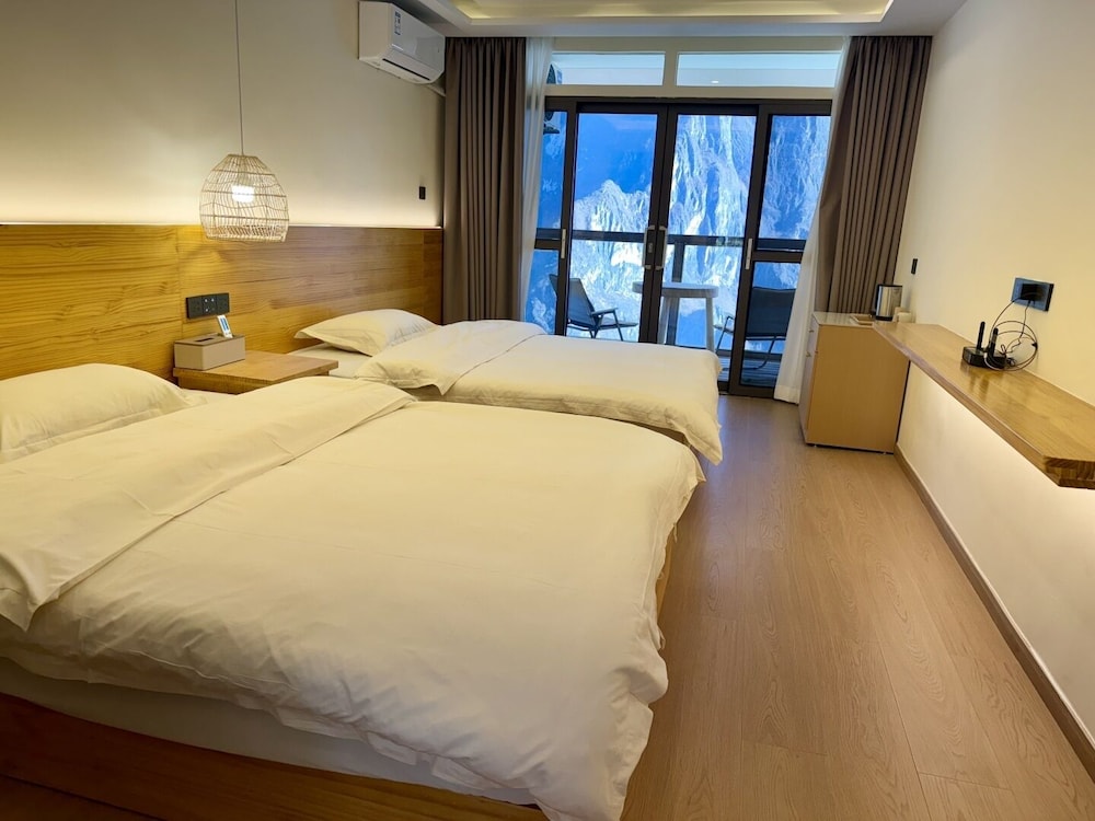 Classic Twin Room, Hill View