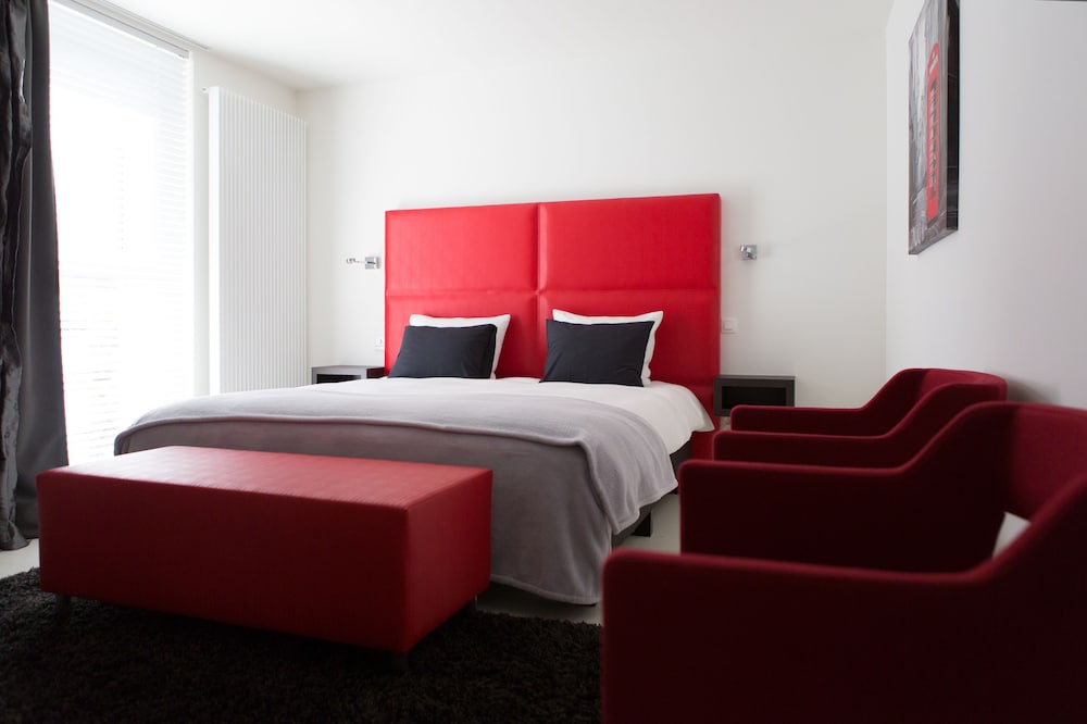 Junior Suite (Massage Bathtub) photo 2