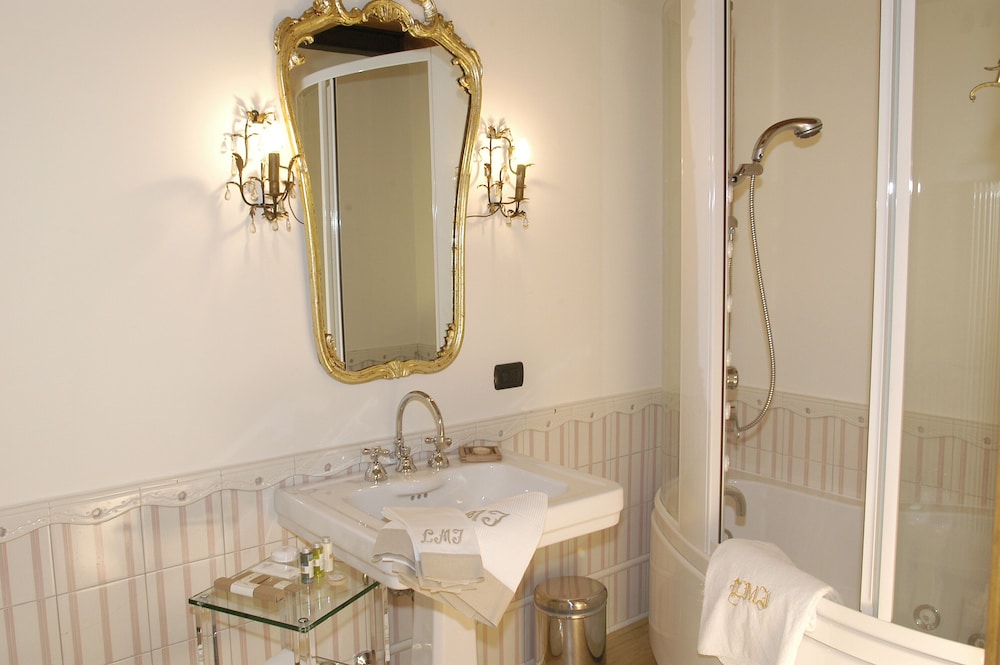 Suite - Photo 6