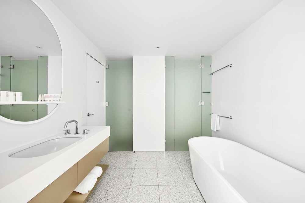 Room, 2 Bedrooms (1 Bathroom, Weekly Housekeeping) thumbnail 5