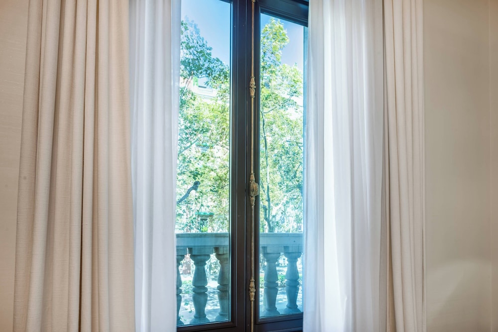 Suite, 1 Bedroom, City View thumbnail 5