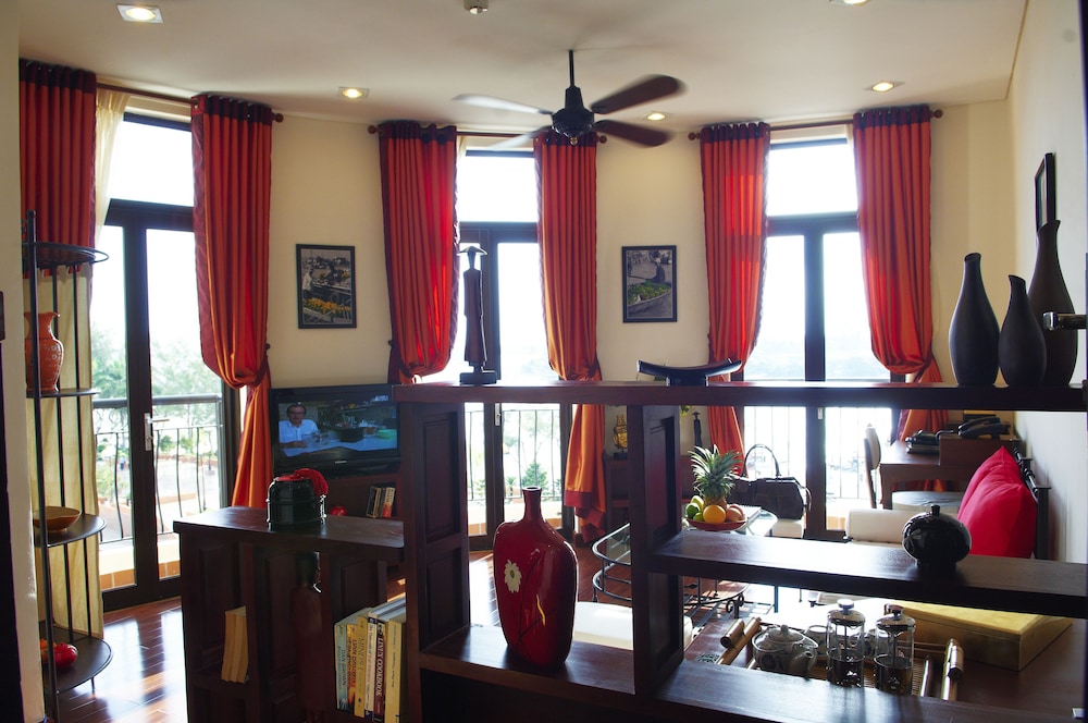 Corner Suite, Balcony, River View photo 1