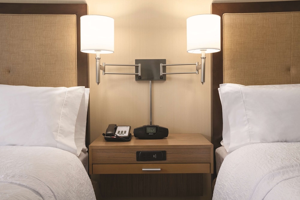 Room, 2 Queen Beds, Accessible, Non Smoking (Hearing Impaired) photo 2