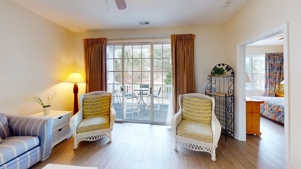 Condo, 2 Bedrooms