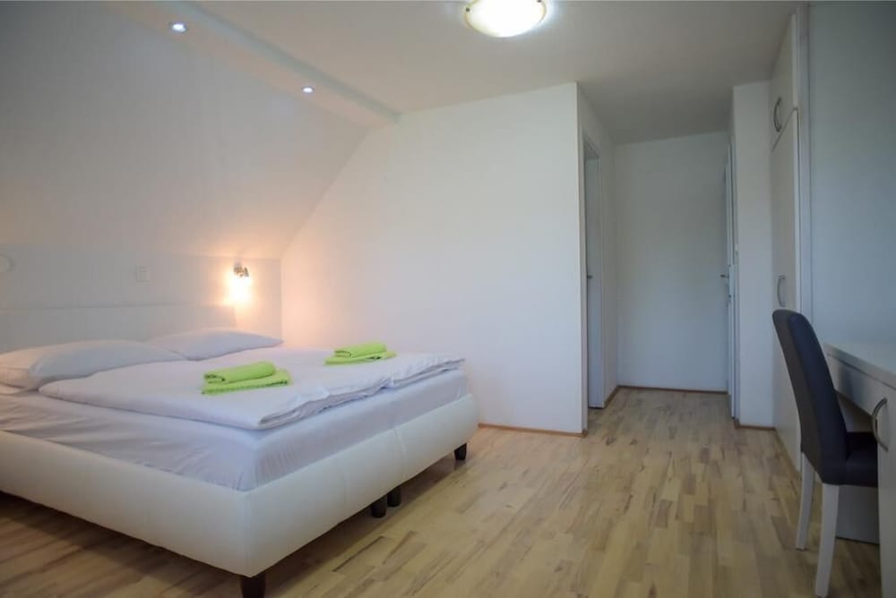 Economy Room photo 2