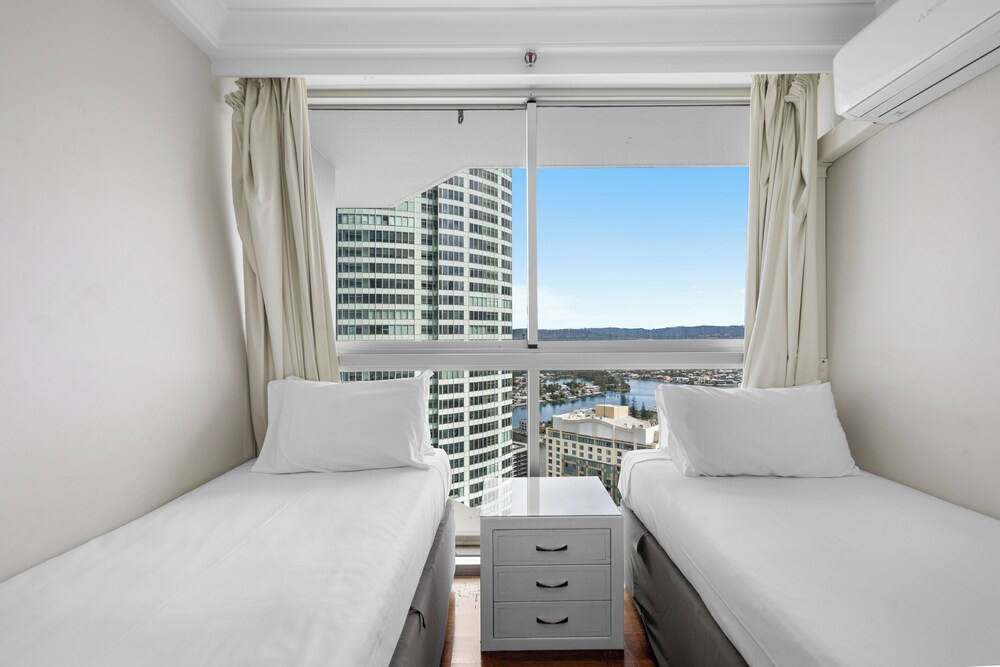 Premium Two-Bedroom Apartment with Ocean View photo 2