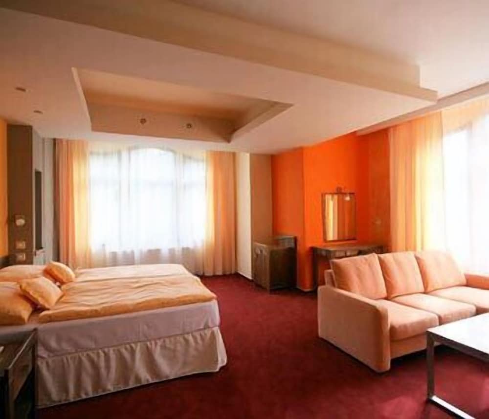 Luxury Double Room with Garden View photo 3