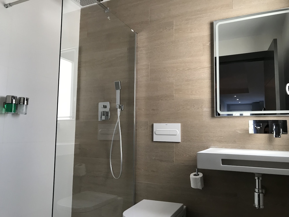 Apartment, Private Bathroom, City View - Photo 22