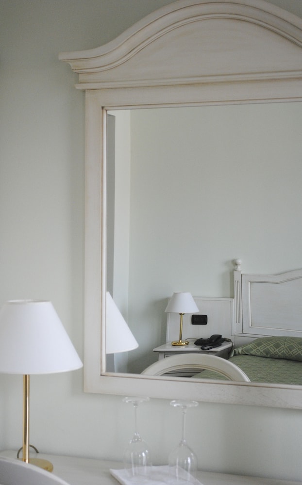 Standard Double Room - Photo 3