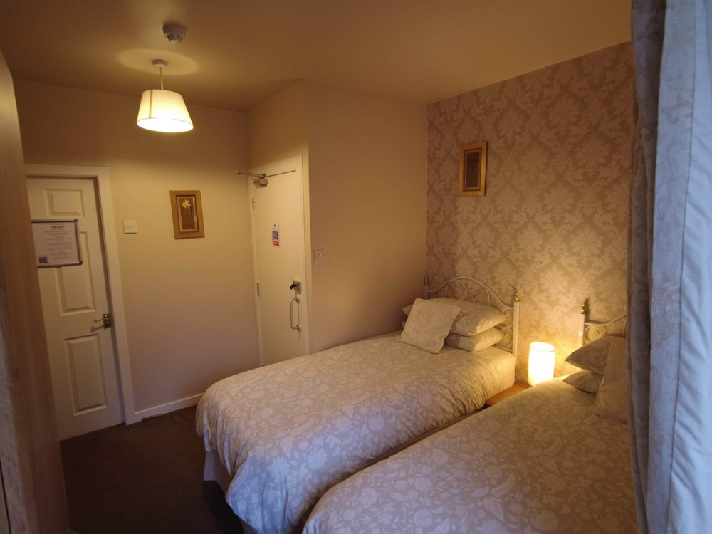 Twin Room, Ensuite, Mountain View photo 3