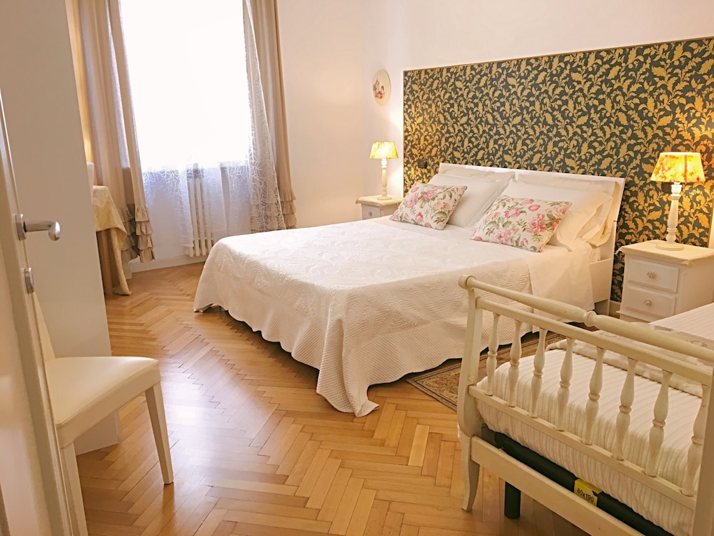 Deluxe Triple Room, Private Bathroom (external) photo 1