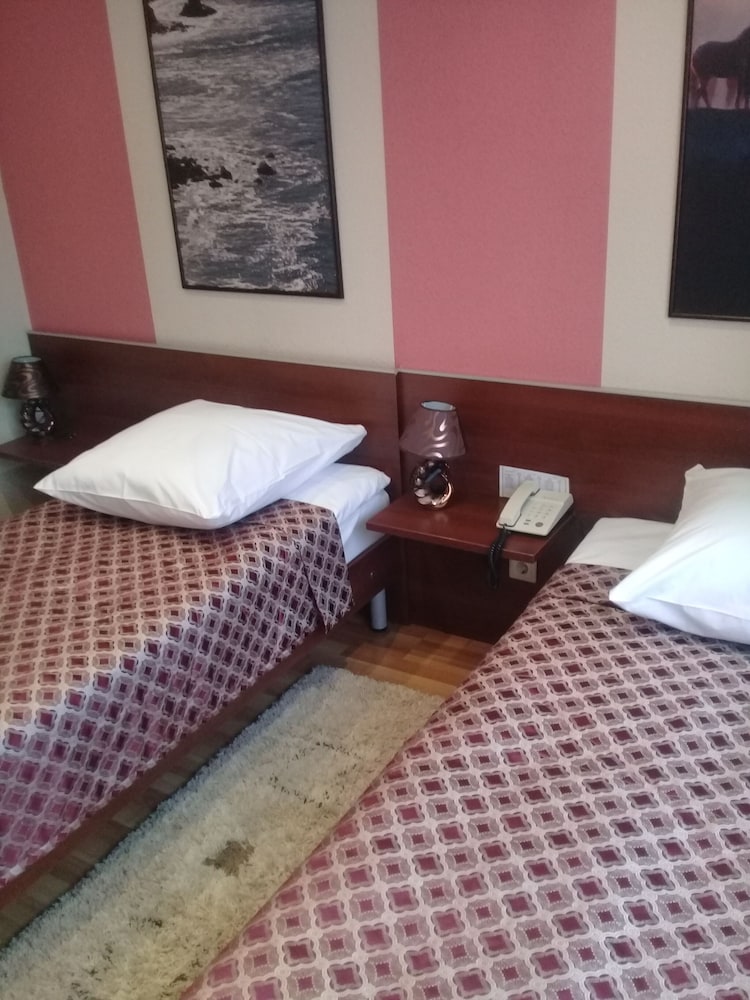 Standard Twin Room photo 1