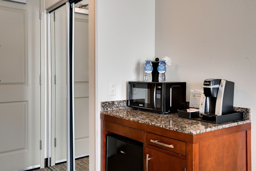 Room, 1 King Bed, Accessible (Roll-in Shower) - Photo 4