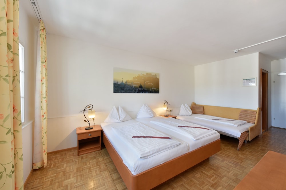 Standard Triple Room, City View