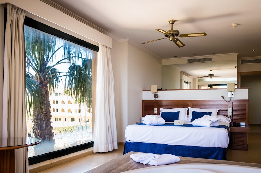 Junior Suite, Sea View photo 3
